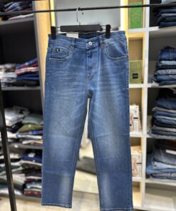 Calvin Klein Straight Fit Jeans